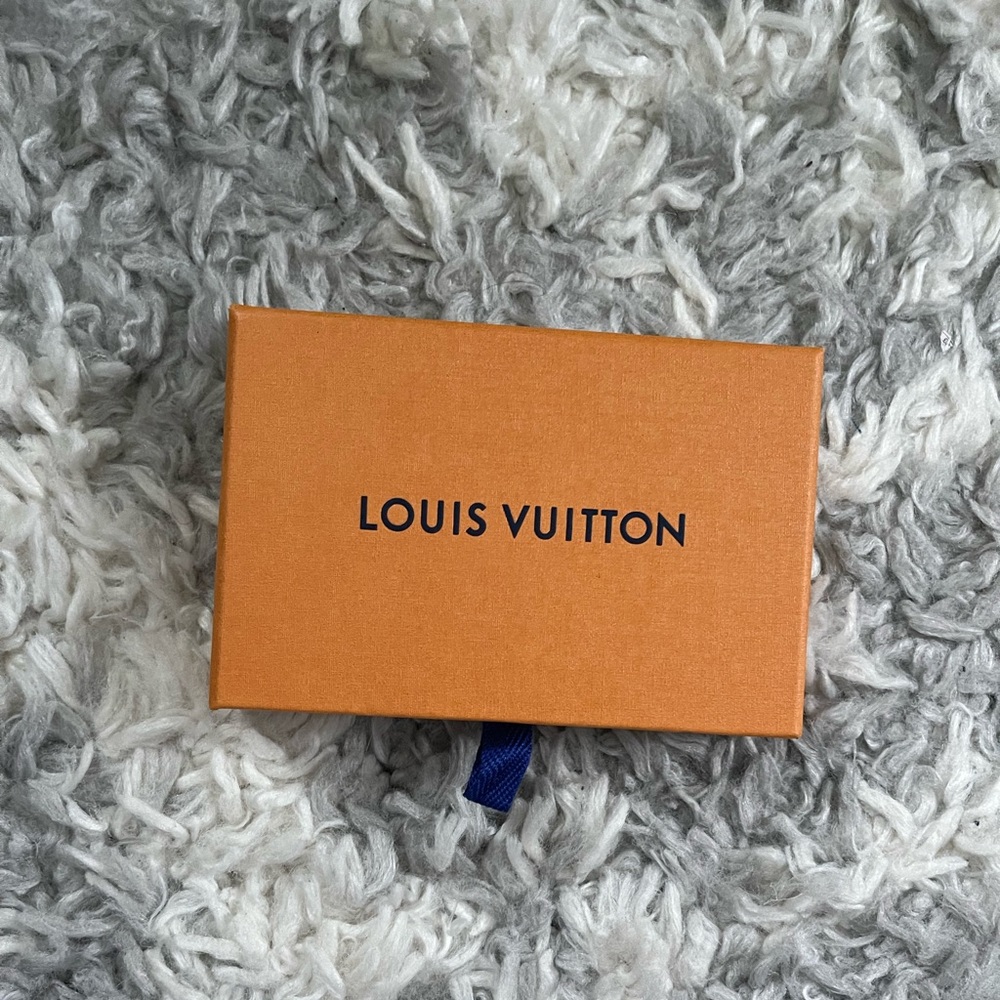 Selling brand new Louis Vuitton box